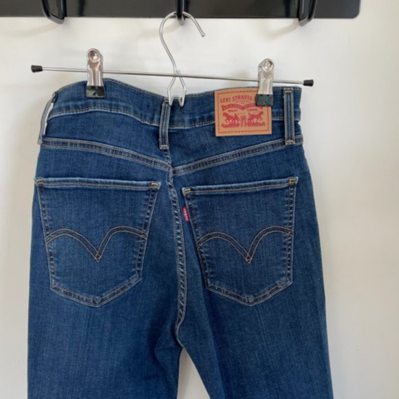 Levi's Mile High Super Skinny Jean - Medium Wash, Distressed - Size 28 x 30 - Picture 6 of 6